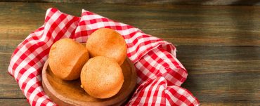 Buñuelos con Queso Blanco