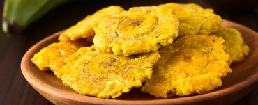 Los Patacones con Crema Agria